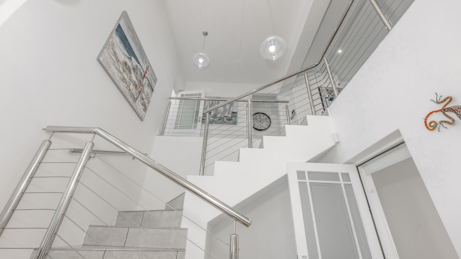4 Bedroom Property for Sale in Oceanview Heights Western Cape